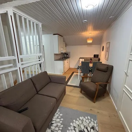 Apartamento Upstairs Of A Family